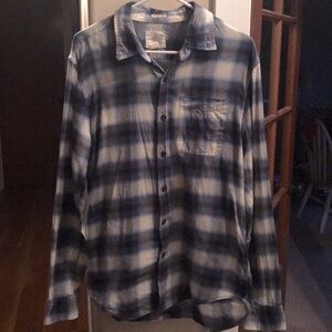 American Eagle Plaid Button-up Shirt Sz M Classic Fit AEO Blue Black White Mens